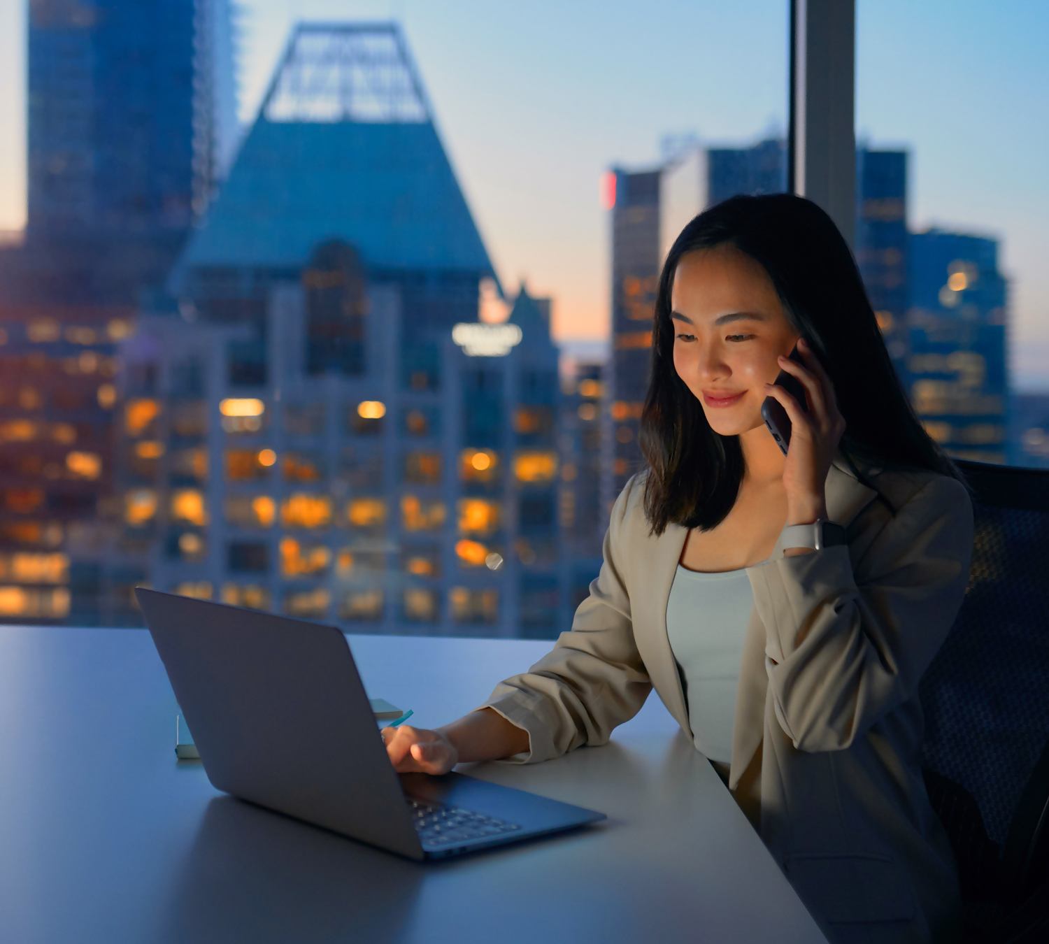 Investor trading currencies